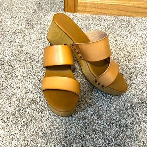 Vintage styled sandals